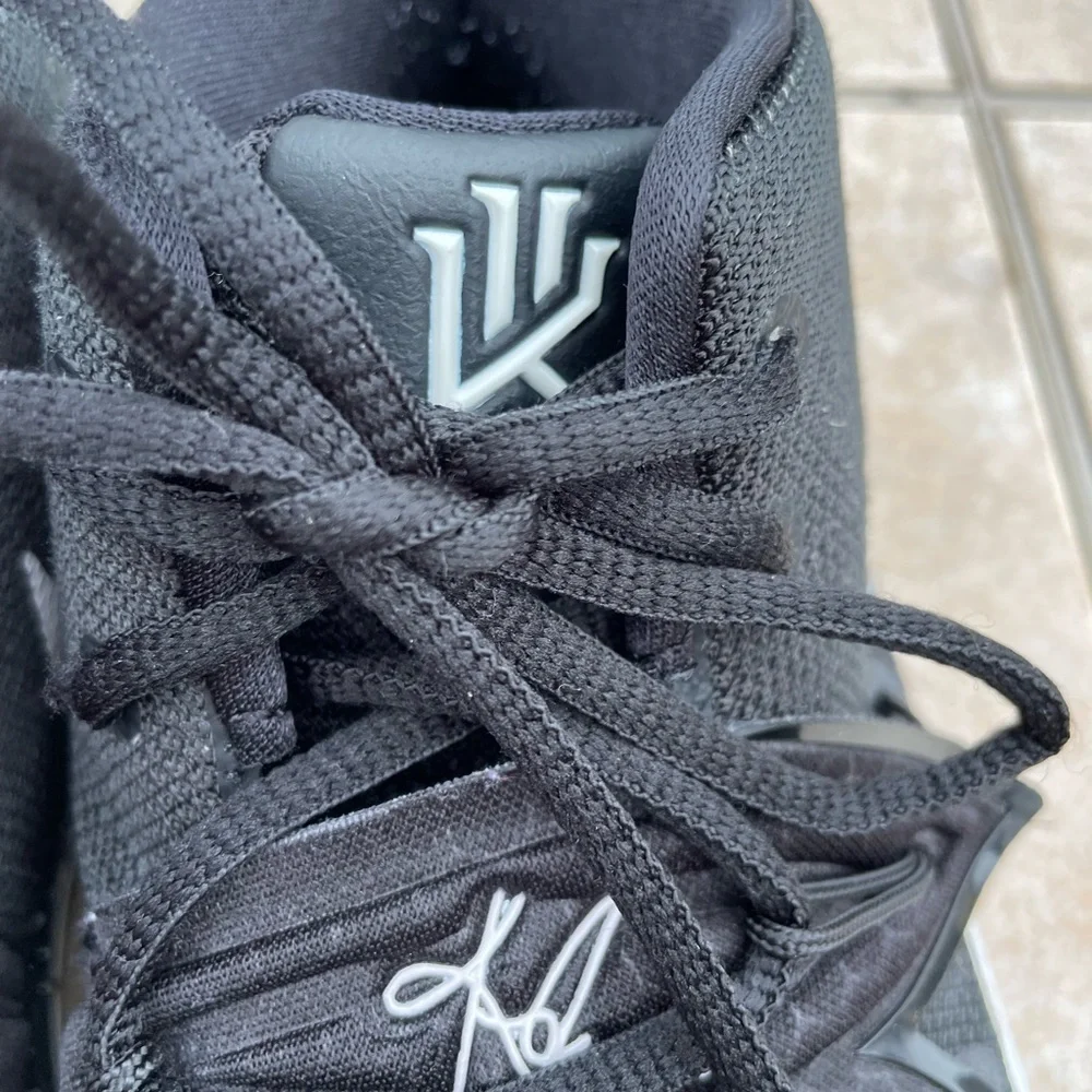 NIKE KYRIE 5 GS BLACK WHITE AQ2456-901